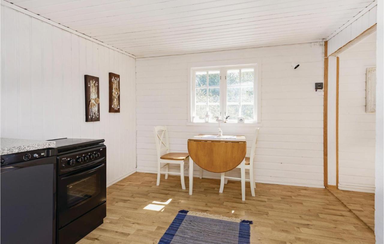 Studio Holiday Home In Alesund Exterior photo